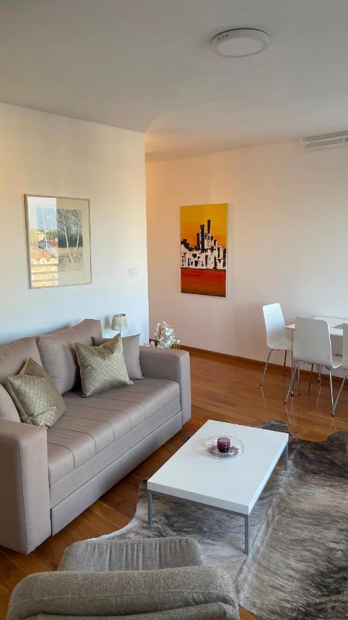 Luka 1718 Apartments Belgrado Exterior foto